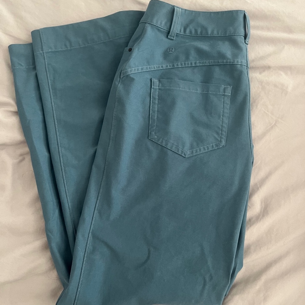 Lulemon Women’s Wide leg trousers